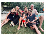 Toute la famille Faucon réunie dans le jardin